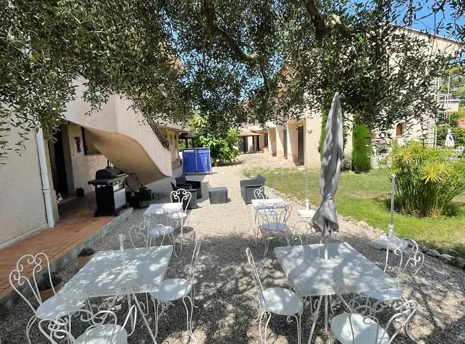 汽车旅馆 爱斯特尔汽车旅馆 *